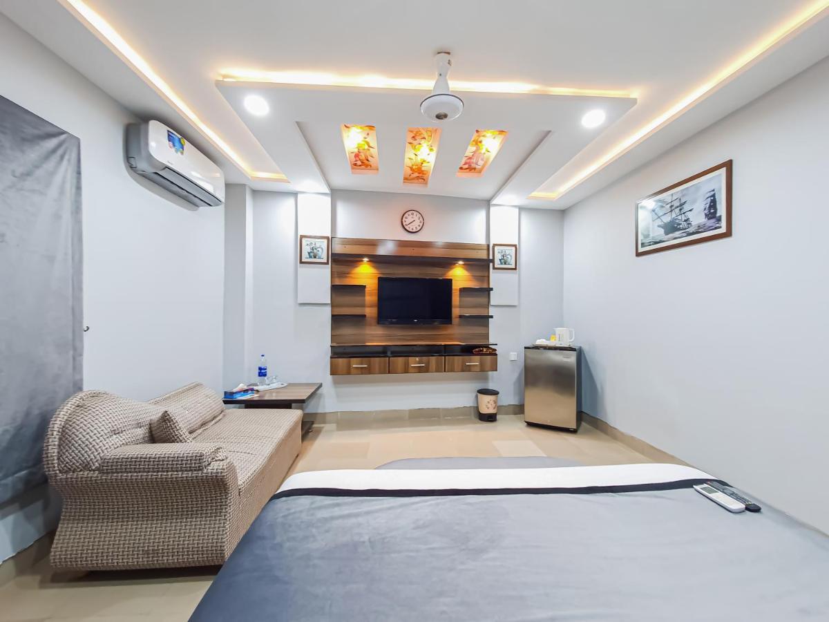 Hotel Crown Inn Мултан Екстериор снимка
