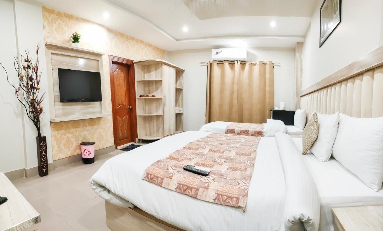 Hotel Crown Inn Мултан Екстериор снимка