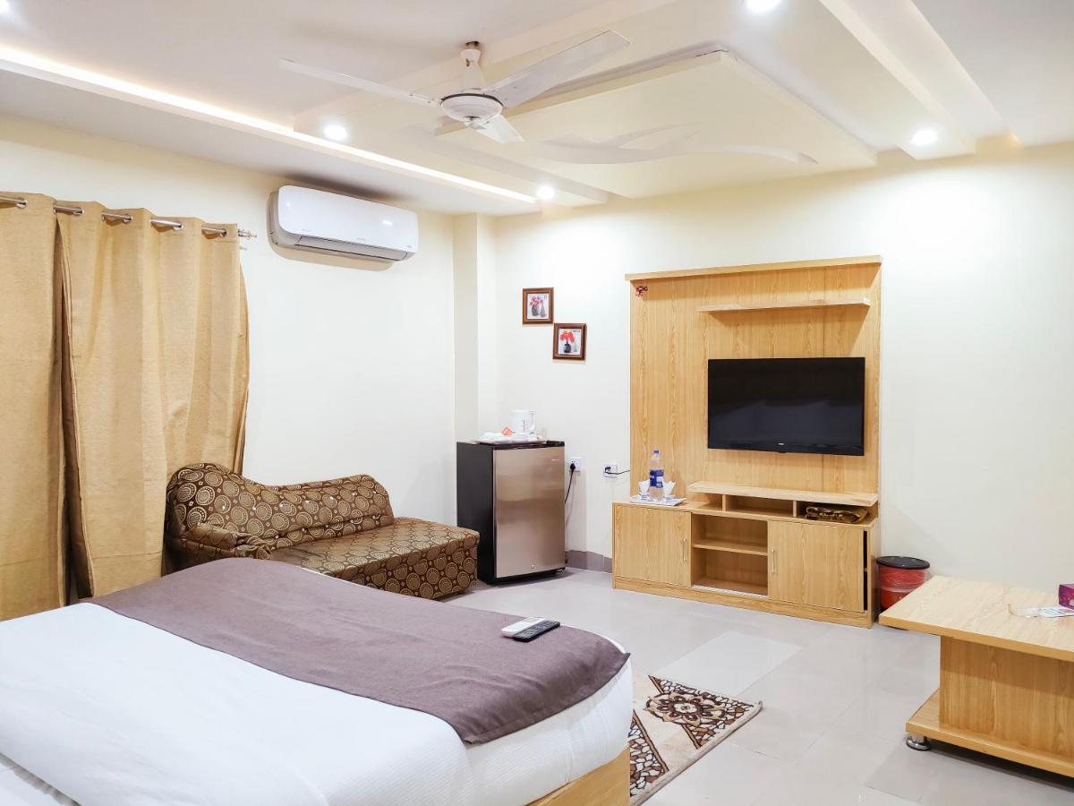Hotel Crown Inn Мултан Екстериор снимка
