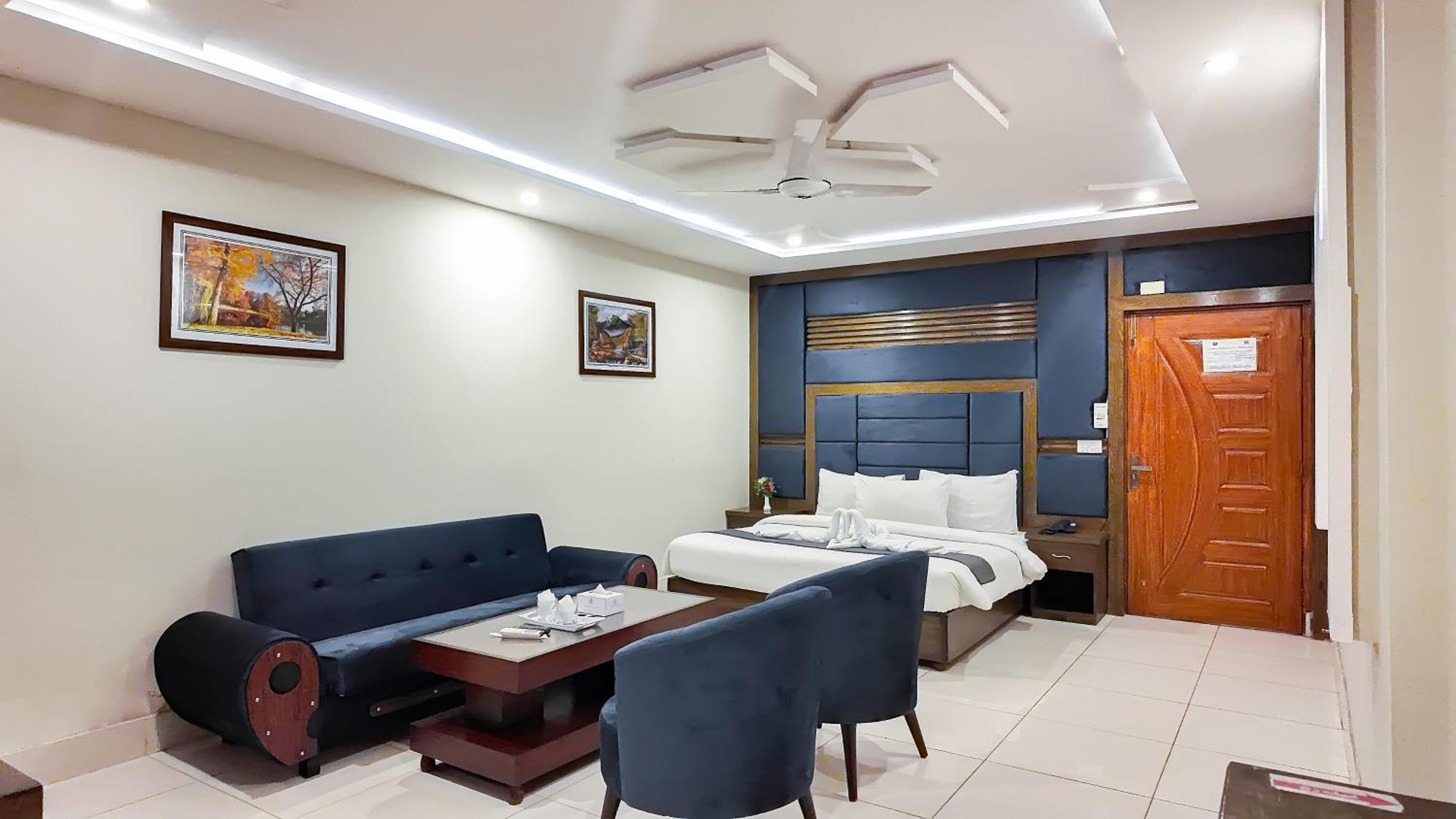 Hotel Crown Inn Мултан Екстериор снимка